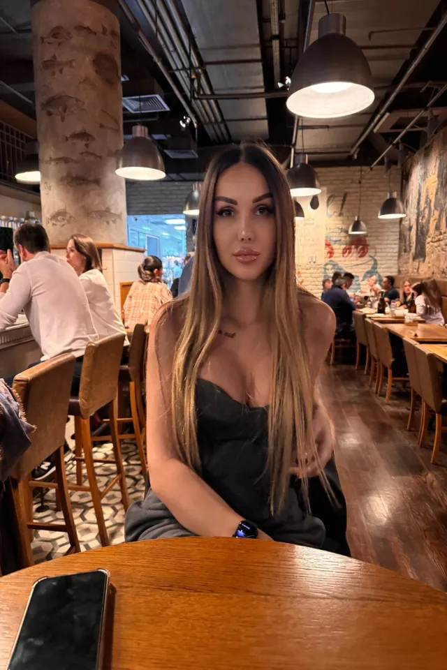 525 Dubai Escort Runway Model photo 4