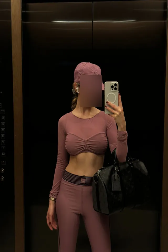 561 Chechen Russian Air Hostess  — Dubai Escort