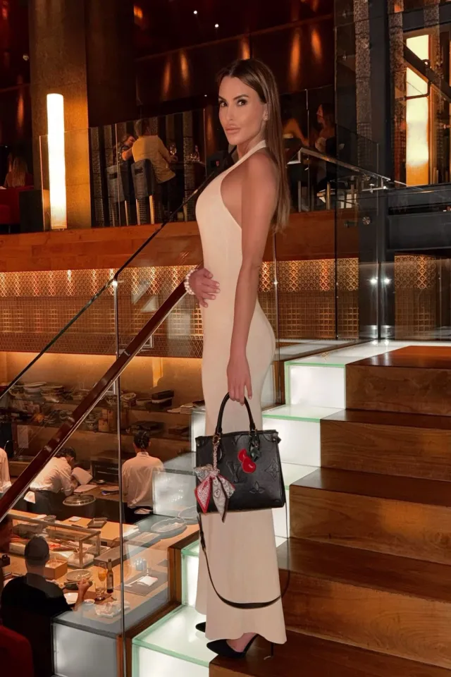 592 Exclusive Professional Snowboarder Dubai Escort photo 2