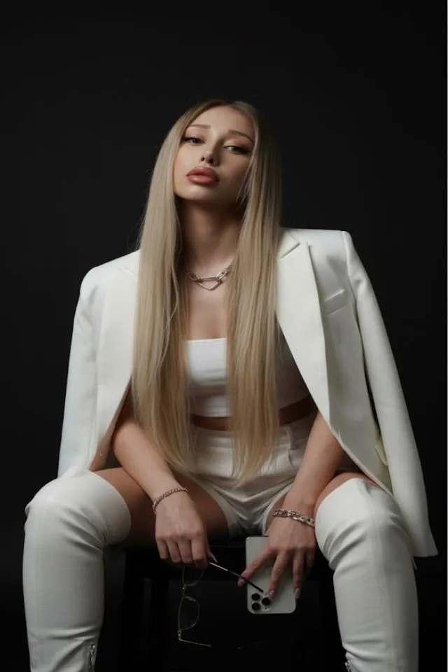 612 Dubai Escort Only outcall photo 2