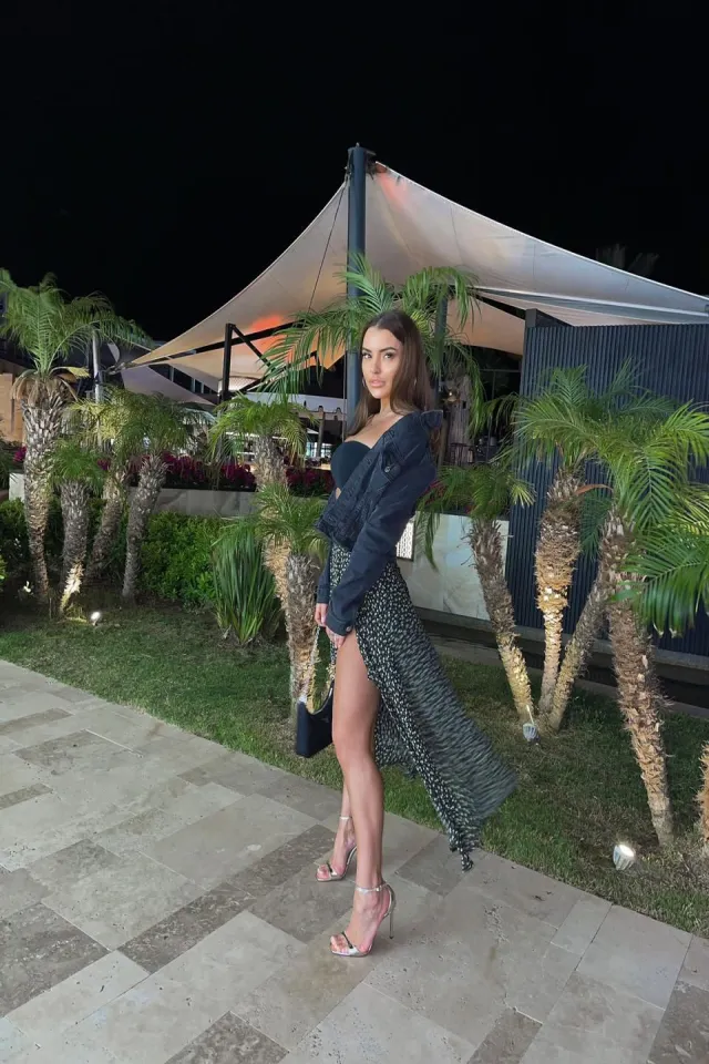 592 Exclusive Professional Snowboarder Dubai Escort photo 3